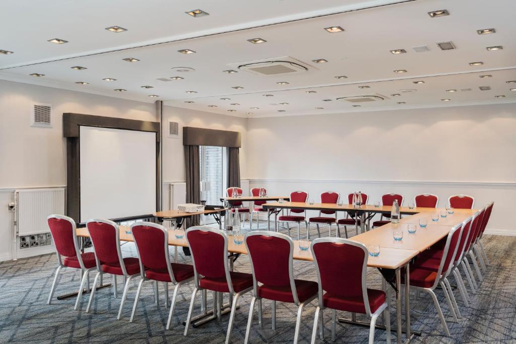 Maximize Your Business Potential: Why Park Royal Is Your Ideal Conference Venue Image